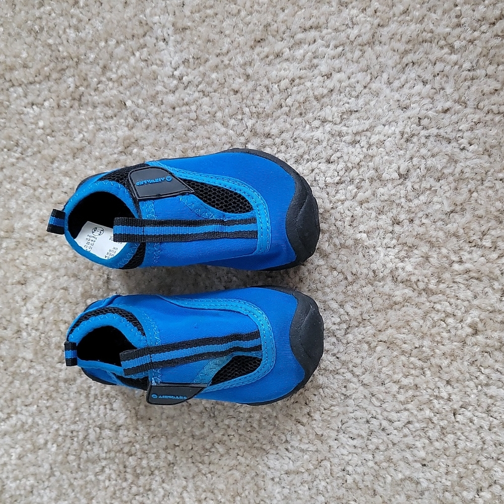 5-6c water shoes
